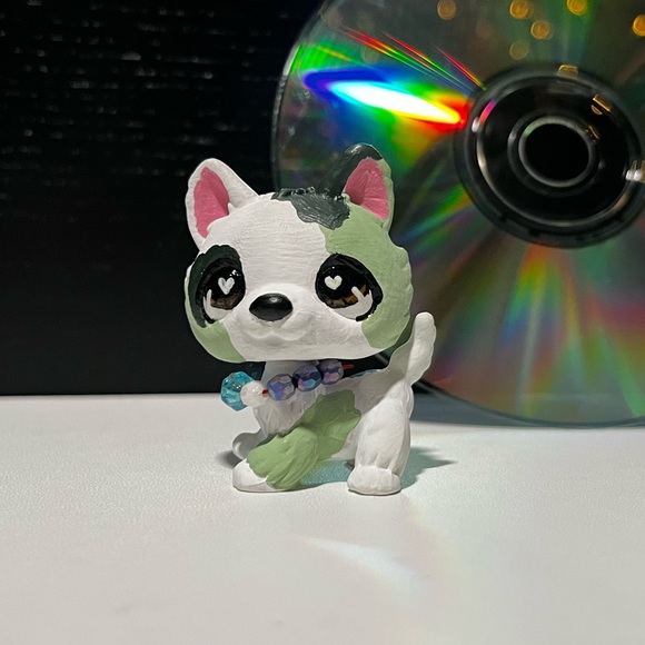 LPS Husky Custom With Necklace🌿 - Picture 1 of 6